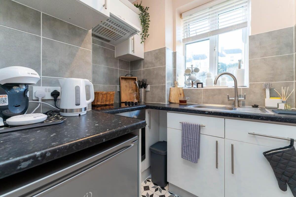 Host & - Round Hill * Hove
